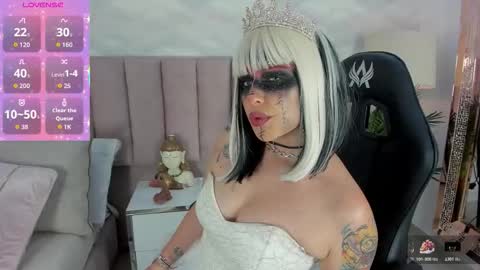 Snapshot of im_genesis chatting on 10-31-25, 12:00 im_genesis online show from 10-31-25, 12:00