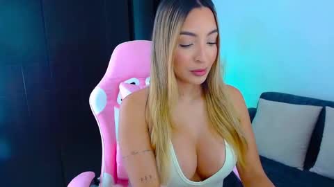 Snapshot of im_grecia chatting on 03-01-26, 10:45 Grecia online show from 03-01-26, 10:45