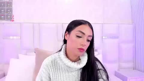 im_isabella1 online show from 06-13-26, 08:40