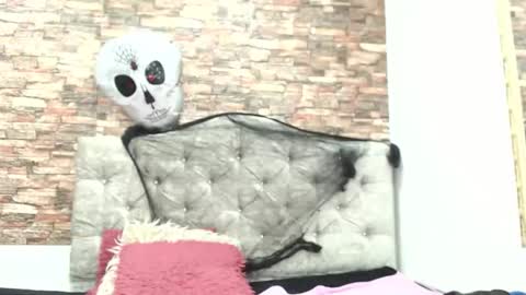 milan online show from 10-25-25, 04:42