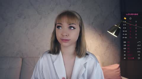 Snapshot of im_not_shy chatting on 03-11-25, 04:51 Katrina online show from 03-11-25, 04:51