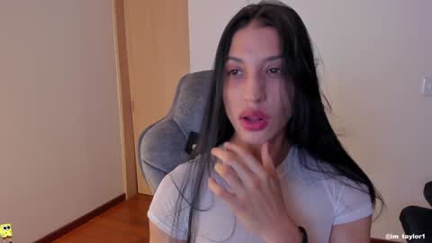 TAYLOR  online show from 12-17-24, 12:23