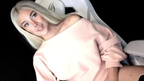 Candy Moore online show from 05-28-26, 03:09
