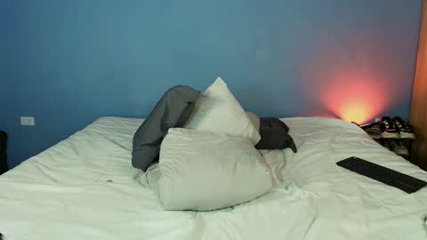 Snapshot of im_your_secrett chatting on 10-17-25, 01:42 im_your_secrett online show from 10-17-25, 01:42