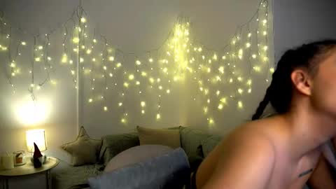 Snapshot of im_yourr_secret chatting on 01-31-25, 01:22 Pattie online show from 01-31-25, 01:22