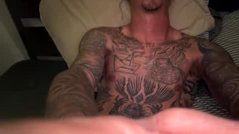 imallyours232323 online show from 10-12-25, 04:00