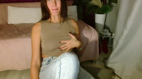 Snapshot of imcarrieberry chatting on 10-04-25, 03:43 Carrie online show from 10-04-25, 03:43