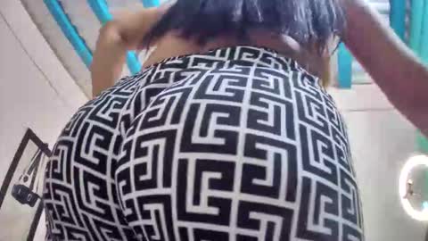 mia latina online show from 03-15-26, 04:02