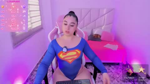  independient model online show from 10-20-25, 12:05