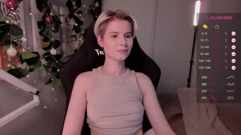 Snapshot of imnotmia chatting on 12-23-24, 08:36 Mia online show from 12-23-24, 08:36