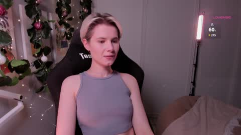 Snapshot of imnotmia chatting on 01-08-25, 08:18 Mia online show from 01-08-25, 08:18