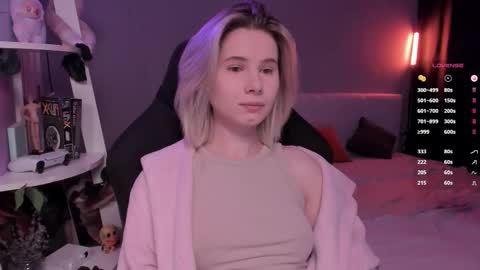 Snapshot of imnotmia chatting on 02-28-26, 11:22 Mia online show from 02-28-26, 11:22