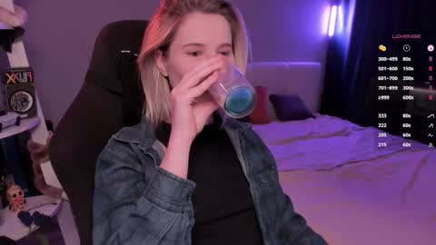 Snapshot of imnotmia chatting on 03-08-26, 11:03 Mia online show from 03-08-26, 11:03