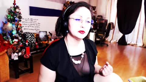 Empress online show from 12-26-24, 11:54