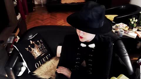 Snapshot of imperatrizasado chatting on 04-27-26, 07:01 Empress online show from 04-27-26, 07:01