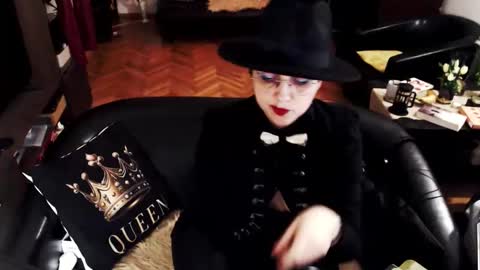 Snapshot of imperatrizasado chatting on 04-28-26, 02:27 Empress online show from 04-28-26, 02:27