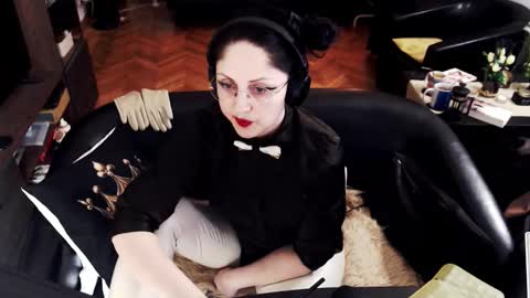 Snapshot of imperatrizasado chatting on 04-30-26, 07:20 Empress online show from 04-30-26, 07:20