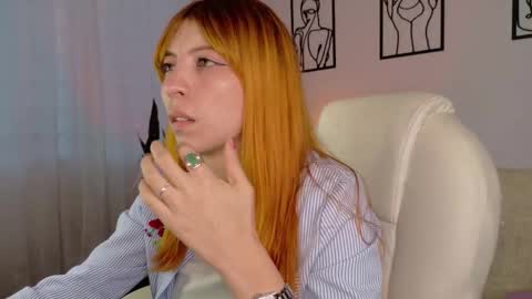 Sienna online show from 11-28-25, 10:01