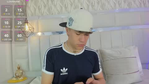 Snapshot of imxjoel chatting on 10-05-25, 04:11 Joel online show from 10-05-25, 04:11