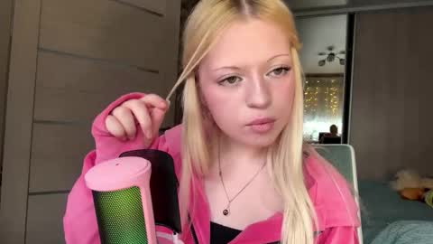 Snapshot of inamillsap chatting on 03-06-26, 10:23 Lola online show from 03-06-26, 10:23