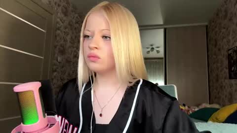 Snapshot of inamillsap chatting on 03-08-26, 09:13 Lola online show from 03-08-26, 09:13