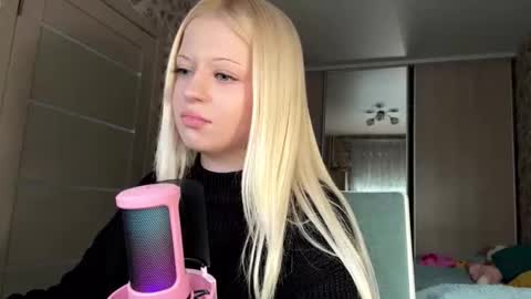 Snapshot of inamillsap chatting on 03-10-26, 11:37 Lola online show from 03-10-26, 11:37