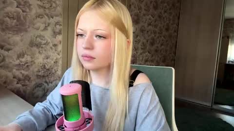 Snapshot of inamillsap chatting on 03-22-26, 12:08 Lola online show from 03-22-26, 12:08