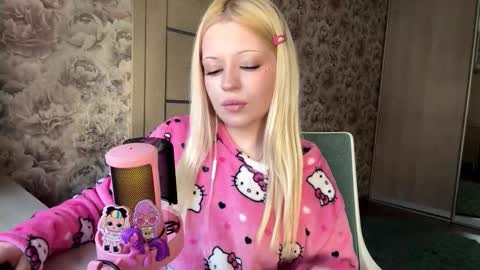 Snapshot of inamillsap chatting on 03-28-26, 12:38 Lola online show from 03-28-26, 12:38