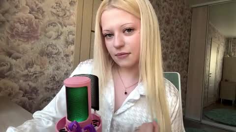 Snapshot of inamillsap chatting on 04-03-26, 12:14 Lola online show from 04-03-26, 12:14