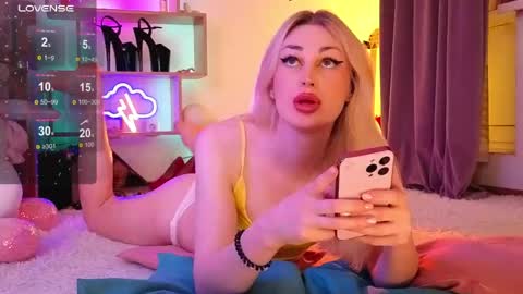  Dina  Help me reach 100 likes  online show from 04-28-26, 08:36