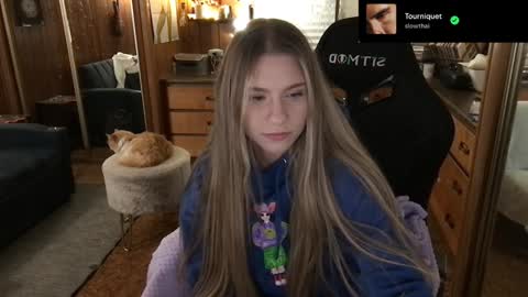 Snapshot of incognitoqueen chatting on 01-05-25, 08:00 Carter online show from 01-05-25, 08:00