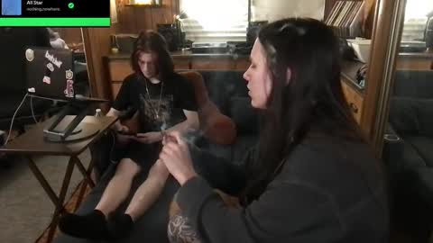 Snapshot of incognitoqueen chatting on 09-25-25, 05:22 Carter online show from 09-25-25, 05:22