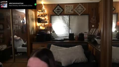 Snapshot of incognitoqueen chatting on 10-06-25, 08:01 Carter online show from 10-06-25, 08:01