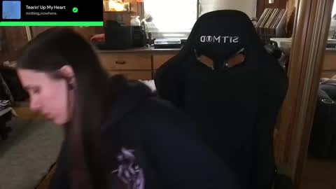 Snapshot of incognitoqueen chatting on 10-22-25, 05:19 Carter online show from 10-22-25, 05:19