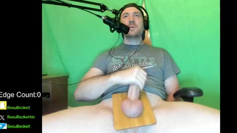 Snapshot of incredibleballbusting chatting on 10-19-25, 03:40 Beau Beckett online show from 10-19-25, 03:40