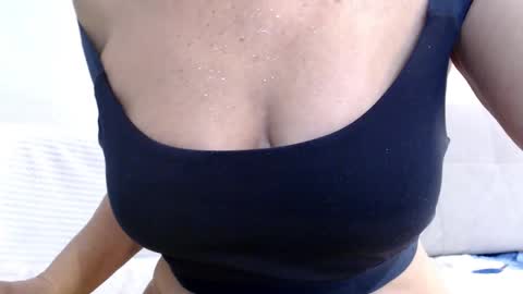 Della online show from 01-27-25, 04:54