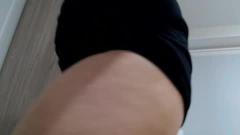 Della online show from 10-16-25, 05:03