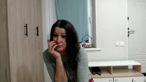 Della online show from 05-15-26, 09:22