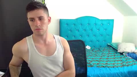 Snapshot of incubus_couple1 chatting on 02-14-25, 11:53 incubus_couple1 online show from 02-14-25, 11:53