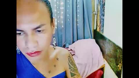 Snapshot of indaypakay_ts chatting on 10-25-25, 02:19 Pakay online show from 10-25-25, 02:19