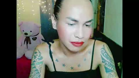 Snapshot of indaypakay_ts chatting on 10-31-25, 08:32 Pakay online show from 10-31-25, 08:32