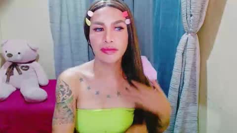 Snapshot of indaypakay_ts chatting on 01-18-26, 06:01 Pakay online show from 01-18-26, 06:01