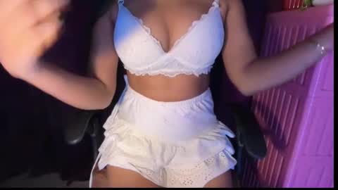 Raya  online show from 03-18-26, 09:07