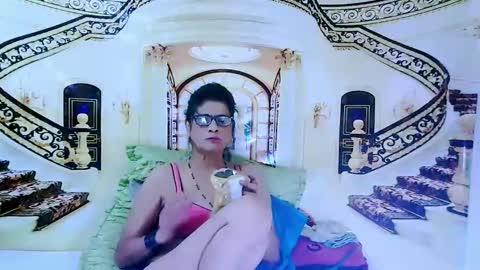 Snapshot of indianallure chatting on 12-28-24, 10:03 Femiez online show from 12-28-24, 10:03