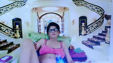 Snapshot of indianallure chatting on 12-28-24, 01:06 Femiez online show from 12-28-24, 01:06