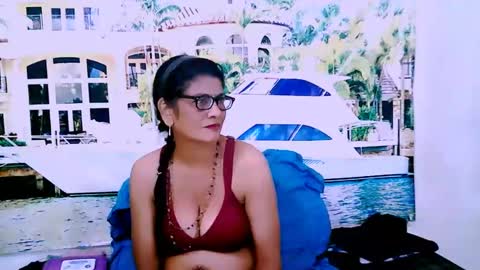 Snapshot of indianallure chatting on 01-17-25, 06:47 Femiez online show from 01-17-25, 06:47
