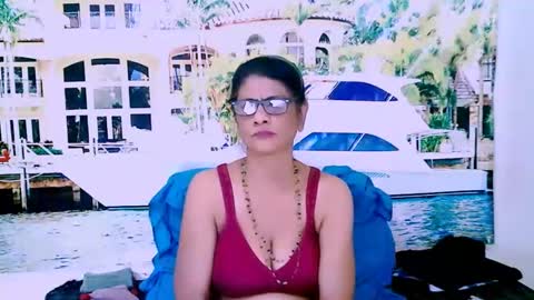Snapshot of indianallure chatting on 01-17-25, 10:00 Femiez online show from 01-17-25, 10:00