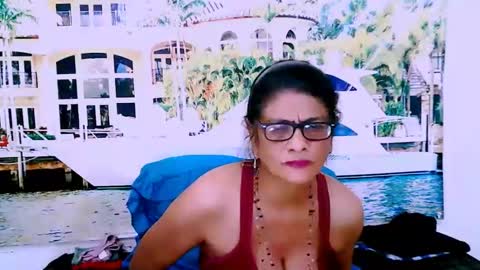 Snapshot of indianallure chatting on 01-17-25, 01:13 Femiez online show from 01-17-25, 01:13