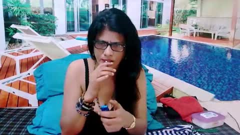 Snapshot of indianallure chatting on 01-21-25, 06:43 Femiez online show from 01-21-25, 06:43