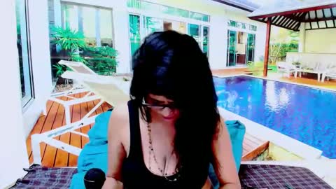 Snapshot of indianallure chatting on 01-22-25, 05:59 Femiez online show from 01-22-25, 05:59